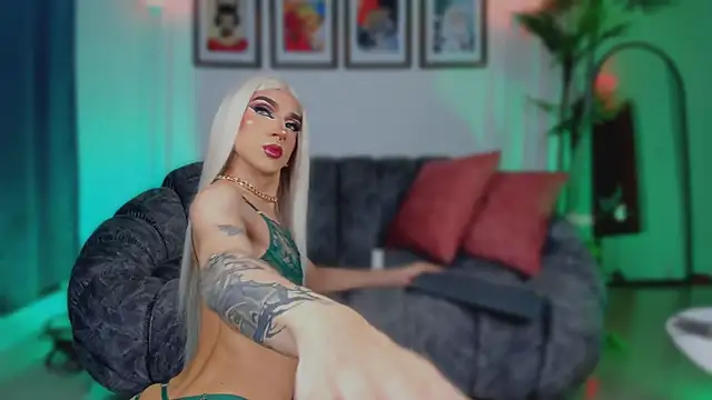 Snapshot of Taylor__foxxx chatting on September 20, 2025, 4:57 am Taylor  foxxx online show from September 20, 2025, 4:57 am