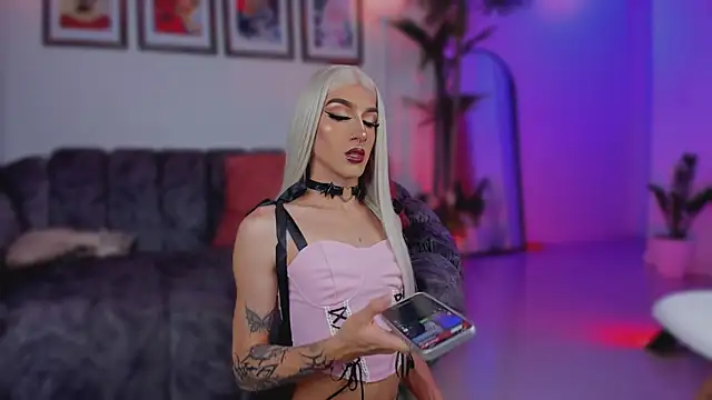 Snapshot of Taylor__foxxx chatting on October 21, 2025, 4:57 am Taylor  foxxx online show from October 21, 2025, 4:57 am