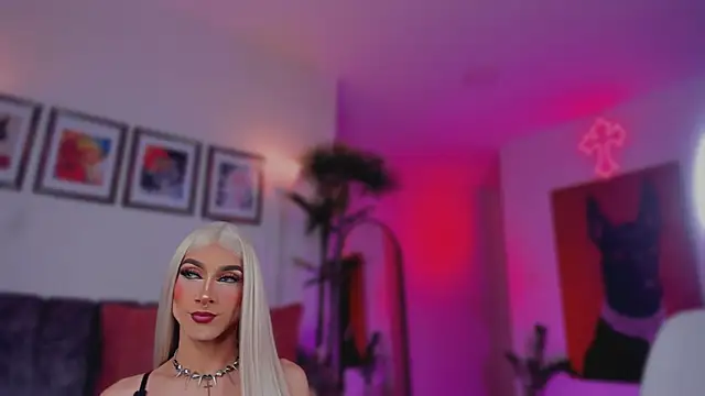 Taylor  foxxx online show from November 20, 2025, 5:18 am