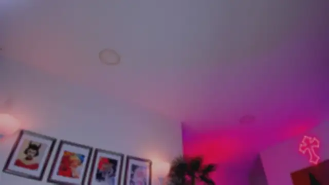 Taylor  foxxx online show from January 14, 2026, 6:30 am