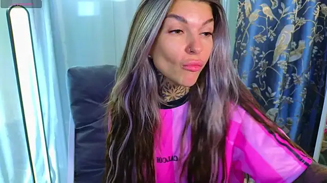 tattooedBabyy online show from October 3, 2025, 9:17 am