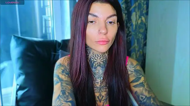 tattooedBabyy online show from April 28, 2026, 10:20 am