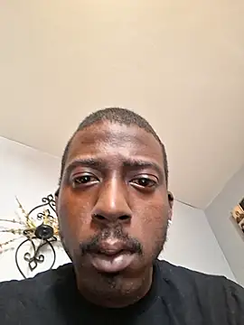 chocolatemeatstick25 online show from April 30, 2026, 5:08 pm