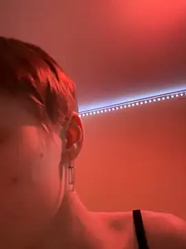 Crayzy Luv online show from February 19, 2025, 3:38 pm