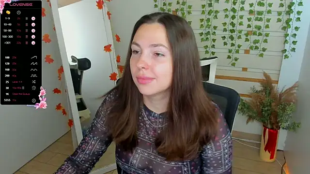 Snapshot of Lexy_flower chatting on October 3, 2025, 12:24 pm Lexy flower online show from October 3, 2025, 12:24 pm