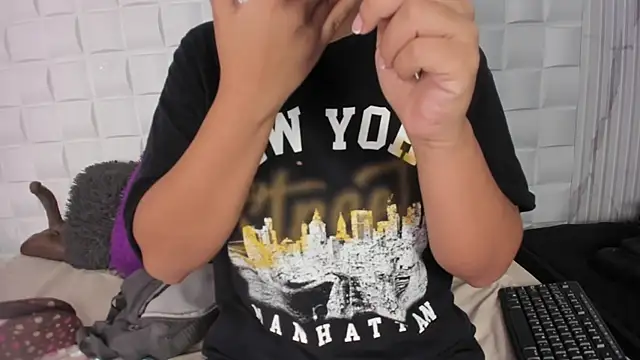 Snapshot of sharon_strom chatting on December 28, 2024, 3:37 am sharon strom online show from December 28, 2024, 3:37 am