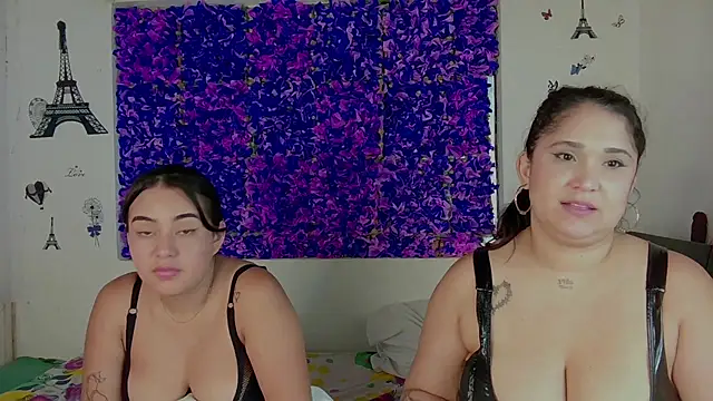 Snapshot of sharon_strom chatting on September 19, 2025, 7:32 am sharon strom online show from September 19, 2025, 7:32 am