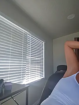 Snapshot of Dixiefaye_Pika chatting on November 21, 2025, 4:16 pm Dixiefaye Pika online show from November 21, 2025, 4:16 pm