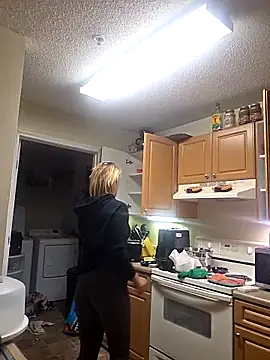 Snapshot of Dixiefaye_Pika chatting on April 6, 2026, 12:08 am Dixiefaye Pika online show from April 6, 2026, 12:08 am