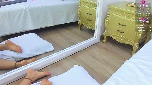 Snapshot of Valerith_Vega_ chatting on October 18, 2025, 12:39 pm Valerith Vega  online show from October 18, 2025, 12:39 pm