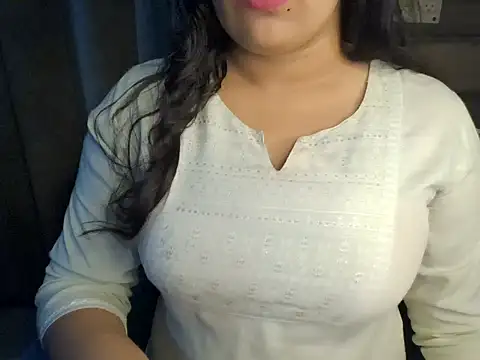 Trezza online show from November 3, 2025, 6:20 pm