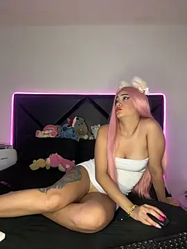 Snapshot of ScarlettAndClark chatting on February 3, 2025, 4:35 am ScarlettAndClark online show from February 3, 2025, 4:35 am