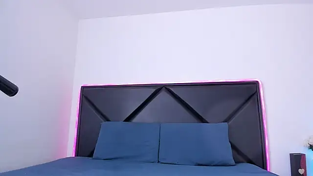 ScarlettAndClark online show from November 26, 2025, 2:51 pm