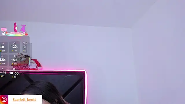 ScarlettAndClark online show from December 3, 2025, 12:14 pm