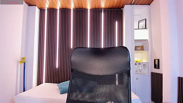 Snapshot of martina_mancini chatting on March 24, 2026, 11:59 am martina mancini online show from March 24, 2026, 11:59 am