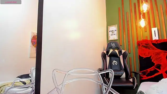 AichaBrown online show from October 6, 2025, 4:43 am