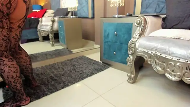 Janna Rousse  online show from October 28, 2025, 12:19 pm