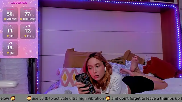 Snapshot of ReneShine chatting on September 12, 2025, 8:53 pm ReneShine online show from September 12, 2025, 8:53 pm