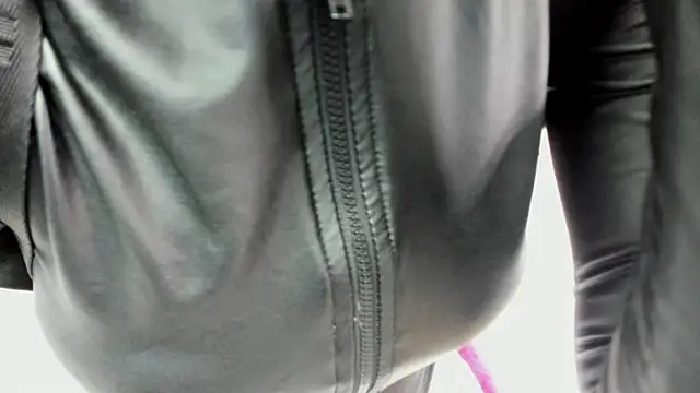 Miakhalifa 7 online show from December 17, 2025, 3:34 am