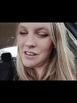 Cumonkatie online show from January 11, 2026, 1:27 pm