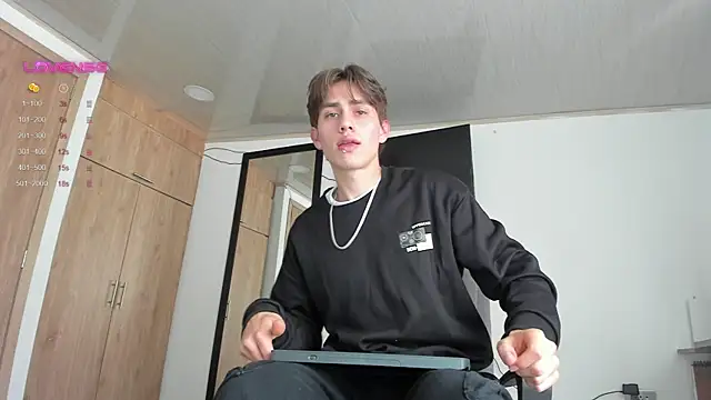 Snapshot of manucute_23_ chatting on February 28, 2025, 5:48 pm manucute 23  online show from February 28, 2025, 5:48 pm
