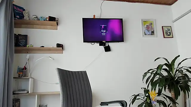 manucute 23  online show from February 12, 2026, 3:29 pm