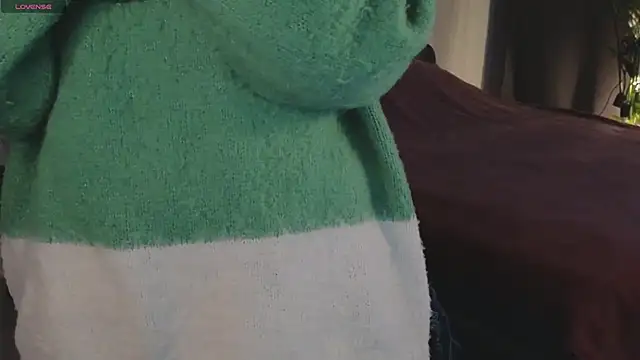 Snapshot of reb_luvng chatting on September 17, 2025, 1:57 pm reb luvng online show from September 17, 2025, 1:57 pm