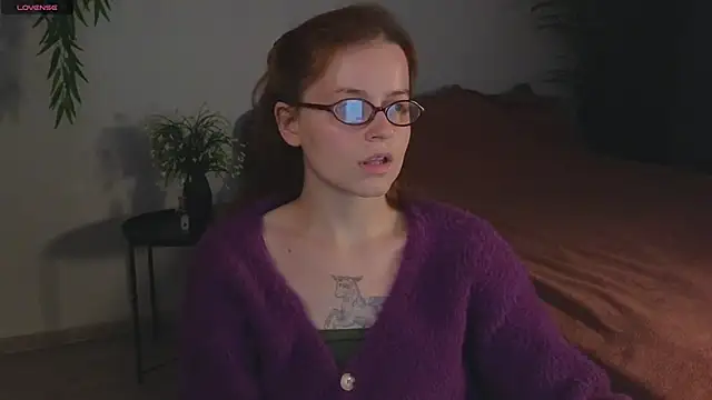 Snapshot of reb_luvng chatting on October 7, 2025, 1:41 pm reb luvng online show from October 7, 2025, 1:41 pm