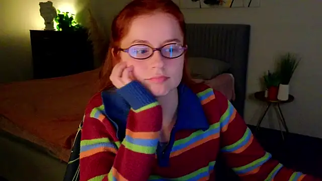 Snapshot of reb_luvng chatting on October 22, 2025, 1:44 pm reb luvng online show from October 22, 2025, 1:44 pm