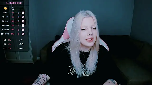   leslie   online show from December 3, 2024, 12:59 pm