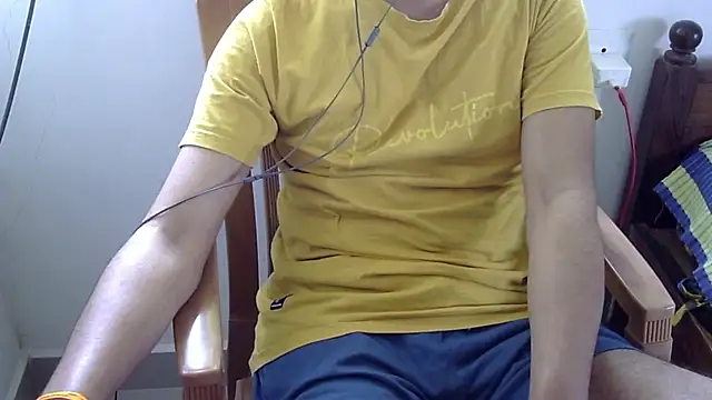 Snapshot of The_SHY_uncut chatting on January 14, 2025, 5:51 am The SHY uncut online show from January 14, 2025, 5:51 am