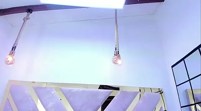 Snapshot of Oriana_Guzman chatting on December 16, 2024, 6:38 pm Oriana Guzman online show from December 16, 2024, 6:38 pm