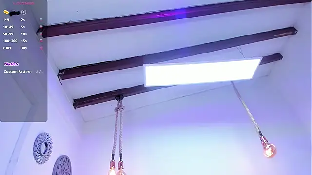 Snapshot of Oriana_Guzman chatting on January 2, 2025, 12:03 pm Oriana Guzman online show from January 2, 2025, 12:03 pm