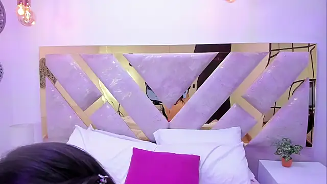 Snapshot of Oriana_Guzman chatting on January 6, 2025, 1:30 pm Oriana Guzman online show from January 6, 2025, 1:30 pm