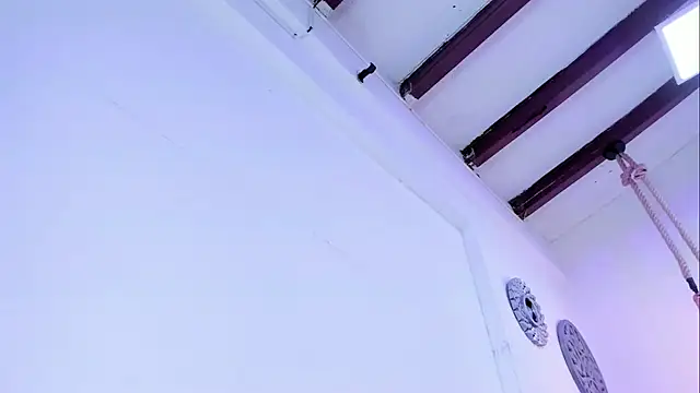 Snapshot of Oriana_Guzman chatting on January 7, 2025, 11:37 am Oriana Guzman online show from January 7, 2025, 11:37 am