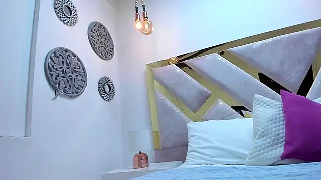 Snapshot of Oriana_Guzman chatting on January 31, 2025, 12:29 pm Oriana Guzman online show from January 31, 2025, 12:29 pm