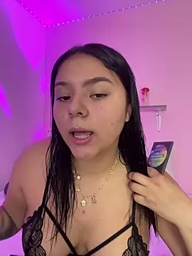 Oriana Guzman online show from November 23, 2025, 8:19 pm