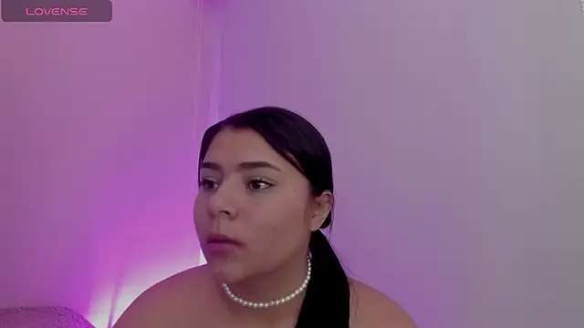 Snapshot of Oriana_Guzman chatting on April 11, 2026, 7:45 am Oriana Guzman online show from April 11, 2026, 7:45 am