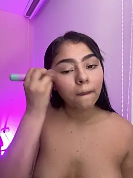 Snapshot of Oriana_Guzman chatting on April 17, 2026, 2:47 am Oriana Guzman online show from April 17, 2026, 2:47 am
