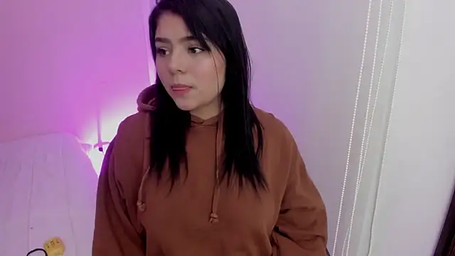 Snapshot of Oriana_Guzman chatting on April 21, 2026, 4:41 am Oriana Guzman online show from April 21, 2026, 4:41 am