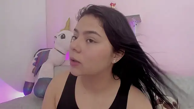 Snapshot of Oriana_Guzman chatting on May 9, 2026, 5:01 am Oriana Guzman online show from May 9, 2026, 5:01 am