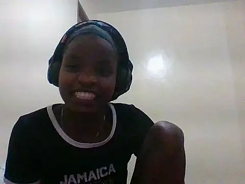 Snapshot of hotgal1112 chatting on October 3, 2025, 8:39 pm hotgal1112 online show from October 3, 2025, 8:39 pm