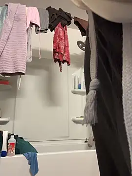 Snapshot of SexyB214 chatting on October 6, 2025, 8:17 pm SexyB214 online show from October 6, 2025, 8:17 pm