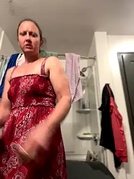 Snapshot of SexyB214 chatting on October 7, 2025, 9:56 pm SexyB214 online show from October 7, 2025, 9:56 pm