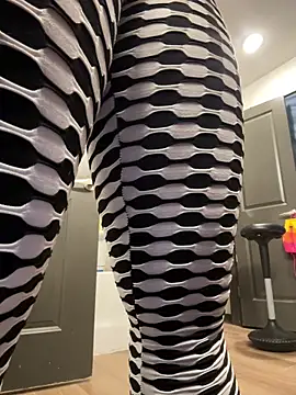 Snapshot of SexyB214 chatting on October 12, 2025, 3:27 am SexyB214 online show from October 12, 2025, 3:27 am