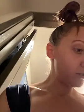 Snapshot of SexyB214 chatting on November 5, 2025, 5:51 am SexyB214 online show from November 5, 2025, 5:51 am