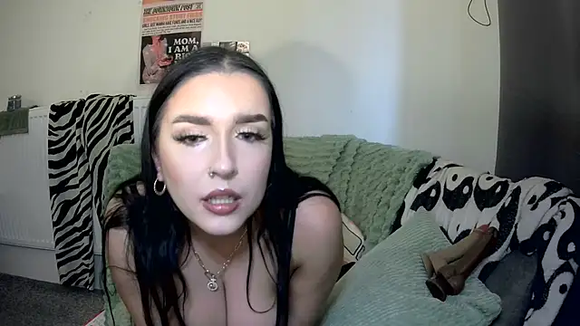 Snapshot of FckableAngel chatting on April 18, 2026, 7:12 am FckableAngel online show from April 18, 2026, 7:12 am