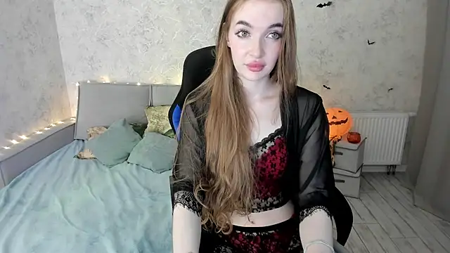 Snapshot of LissaCain chatting on October 16, 2025, 6:09 pm LissaCain online show from October 16, 2025, 6:09 pm