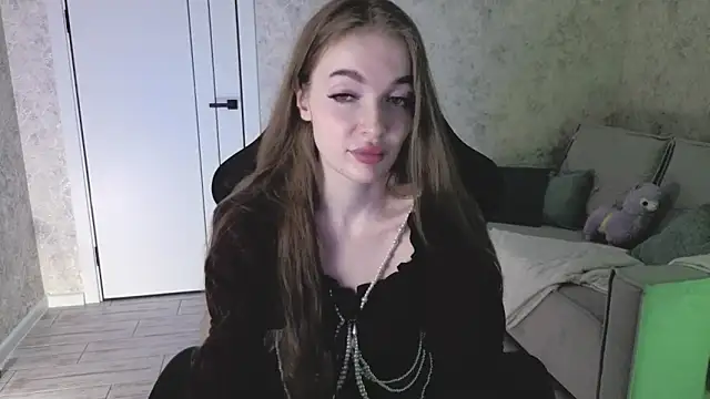 LissaCain online show from May 10, 2026, 2:17 am