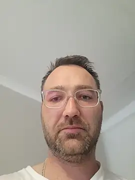 Makakker online show from February 9, 2026, 5:55 am